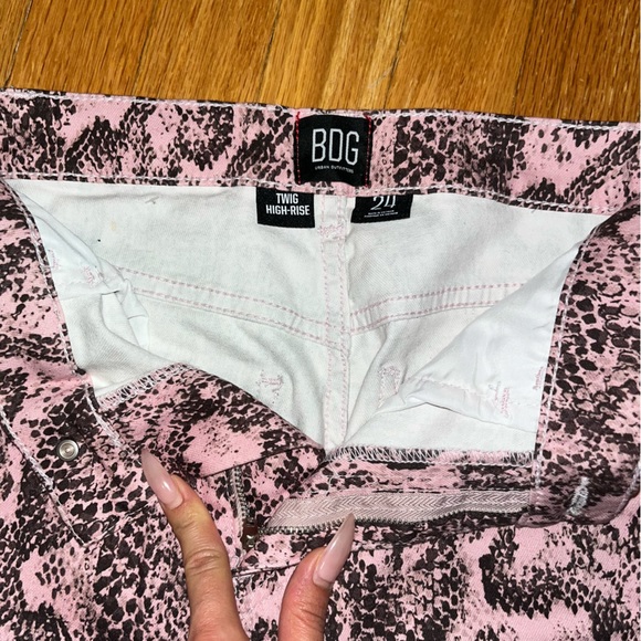 UO Urban Outfitters BDG Twig High-Rise Snake Print Jean - Picture 5 of 6